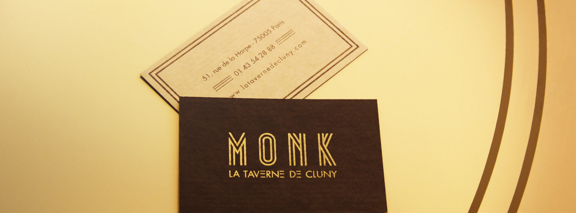 Monk - #e5b981_une identité à boire